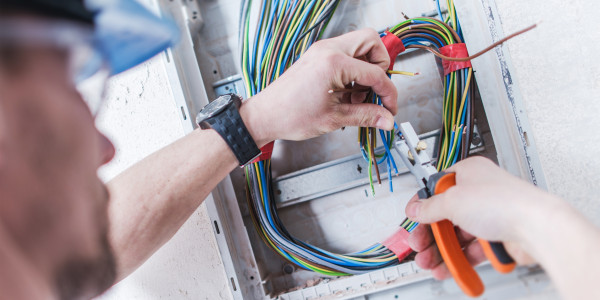 Electricistas Industriales · Instaladores Alta / Baja Tensión Tardienta · Reemplazo de cables, disyuntores, fusibles y contactores desgastados