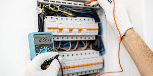 Electricistas Industriales · Instaladores Alta / Baja Tensión Tardienta · Diagnóstico y reparación de motores eléctricos y generadores
